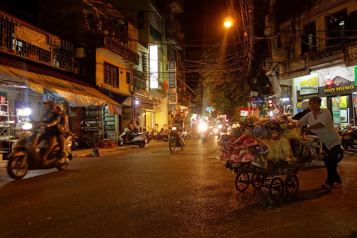 Hanoi at night