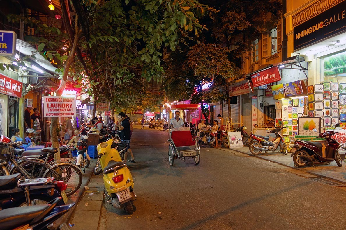 Hanoi at night