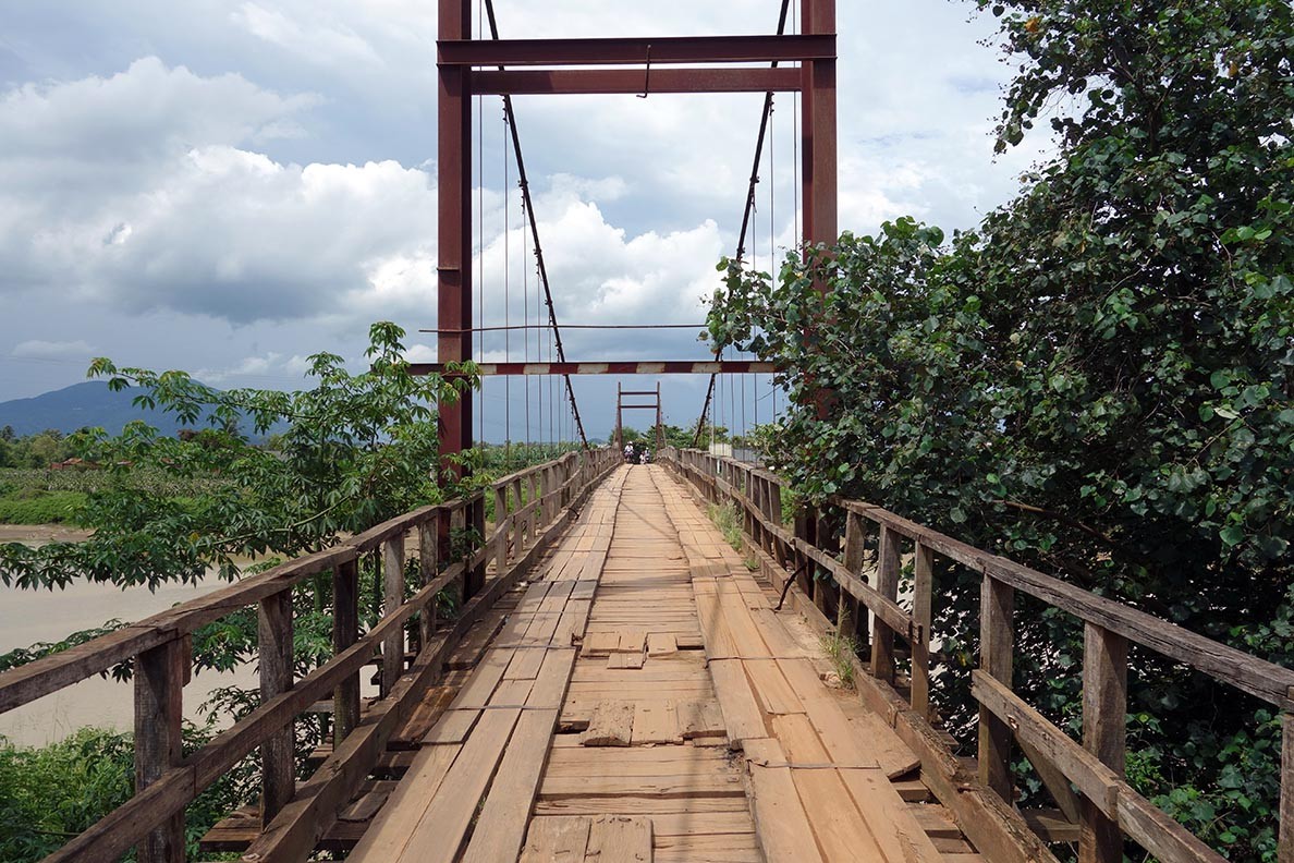 A bloody bridge ... something hit my panniers very badly